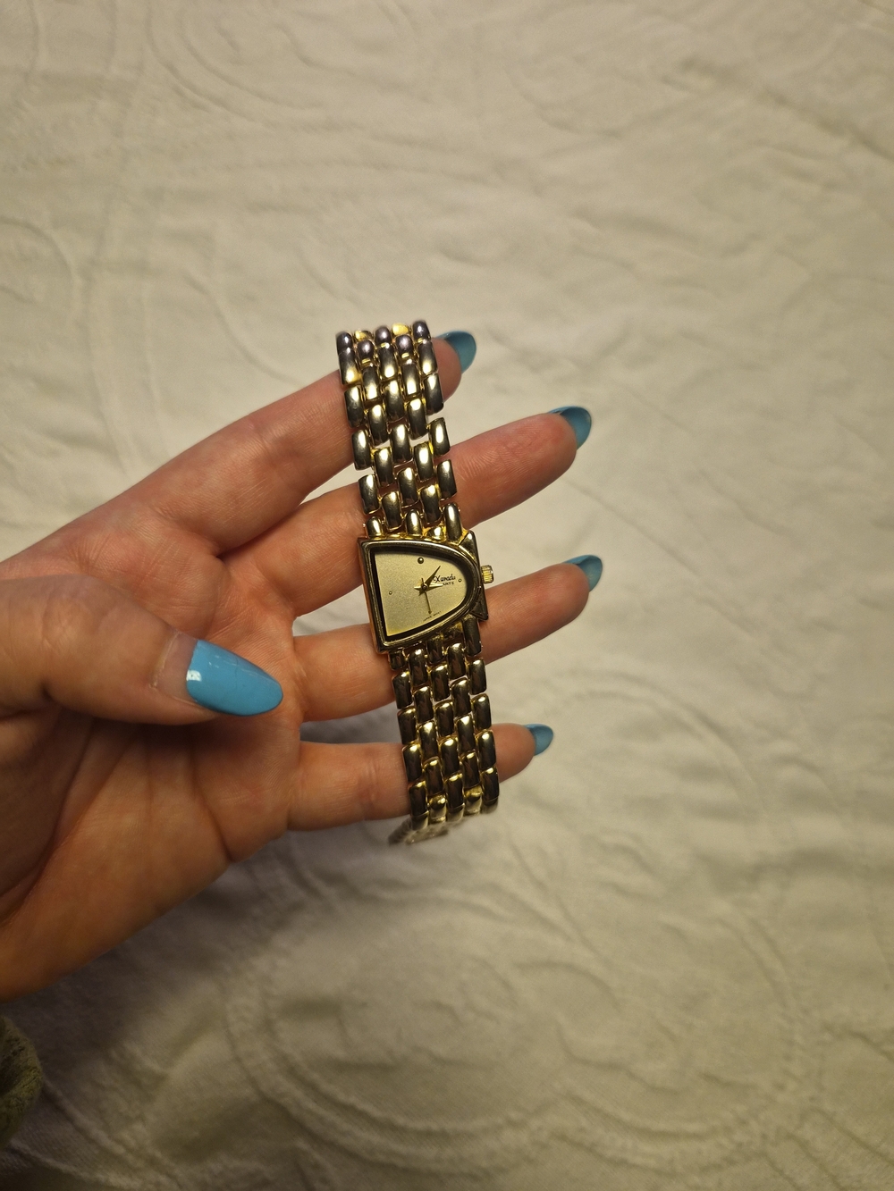 Womens Vintage Watch Xanadu Gold Tone Chain Metal Band Unique Streetwear Mobwife